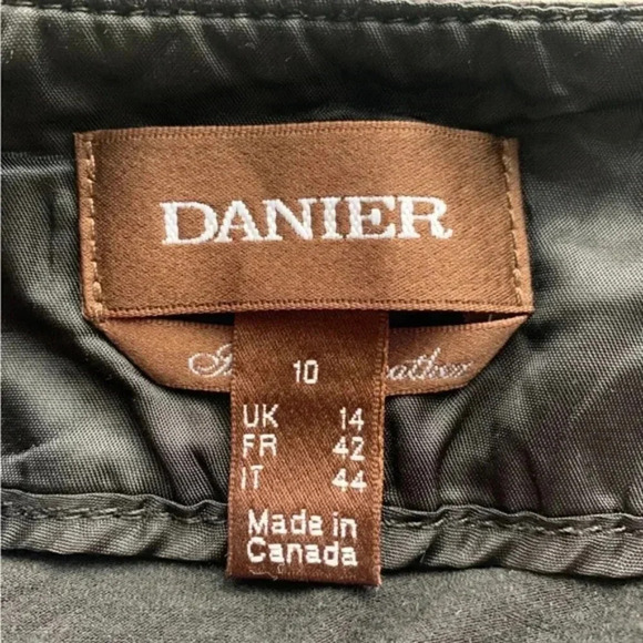 Danier Leather Trim Mini Skirt - Picture 4 of 4